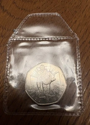 VICTORIA CROSS INJURED SOLDIER 50p COIN 2006 rare coin in protective sleeve - Image 1 of 2