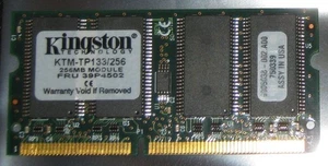 256MB KINGSTON SDRAM 133MHz PC-133 SO-DIMM 144-pol. CL3 KTM-TP133/256 3,3V - Imagen 1 de 1