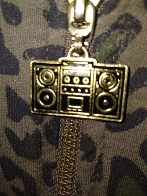 ABBEY DAWN LEOPARD W EARS HOODIE BOOM BOX BK & JEWEL STUDDED POVKETS VINTAGE XL - Image 1 of 4