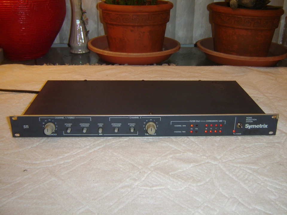 Symetrix 511, Noise Reduction System, Downward Expander, Dynamic Filter, Vintage - Image 1 of 4