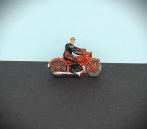 BRITAINS LILLIPUT HO/OO GAUGE LEAD MOTORCYCLE TELEGRAPH BOY LB/548 VINTAGE 1951 - Picture 1 of 8
