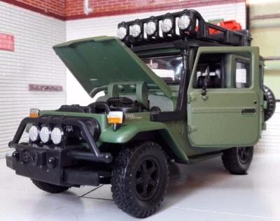 Toyota Land Cruiser FJ40 Expedition Motormax Diecast 1:24 Scale Model 79137GRN - Image 1 of 4