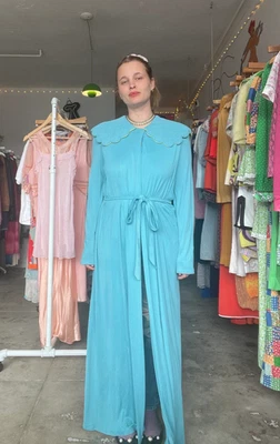 1930s Jersey knit scalloped house robe, robin egg blue with chartreuse contrast - Image 1 of 4