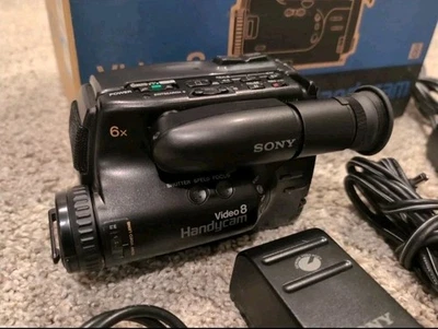 Sony Handycam CCD-TR4 Video 8 Camcorder Untested Accessories Battery Charger - Image 1 of 4