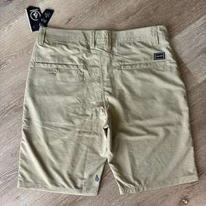 Volcom SNT Frickin Dry Surf & Turf Shorts Size 33 Khaki New With Tags - Picture 1 of 21