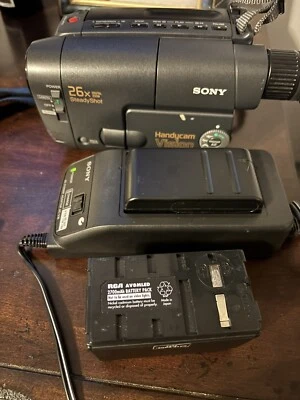 Sony Handycam Vision CCD-TRV212 NTSC Video 8 CW Battery Charger For parts only - Image 1 of 4