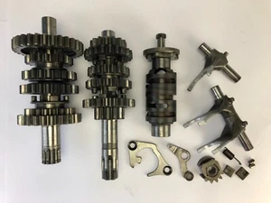 SUZUKI DR 350 SE GEARBOX 1997 FITS 1994 - 1999 2412014D03 2413014D14 2521114D02 - Picture 1 of 24