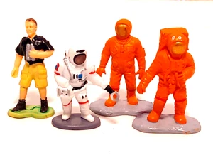 4 Vintage Figures 2 Safan Astronauts, 1 NASA Astronaut, 1 Spectator Man 1422-P20 - Picture 1 of 19