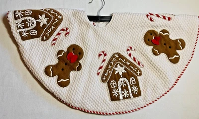 CYNTHIA ROWLEY TREE SKIRT 24 IN GINGERBREAD MEN HOUSES 100% COTTON  NIP - Image 1 of 4