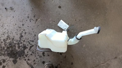 Used Washer Fluid Reservoir fits: 2009 Chevrolet Malibu  Grade A Foto 1 de 4