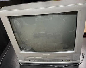 GAMING CRT TV Magnavox MWC24T5 A 24" TV/DVD Retro VCR NO FUNCIONA DVD AUX WORK - Imagen 1 de 22