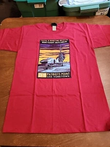 Museo Naval y Marítimo CV-10 USS Yorktown Hombre MEDIANA S/S Camiseta Roja Usada en Excelente Condición SB6 - Imagen 1 de 10