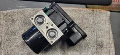 2013-2015 Volkswagen Passat conjunto de módulo de controle de bomba de freio antibloqueio fabricante de equipamento original - Imagem 1 de 4