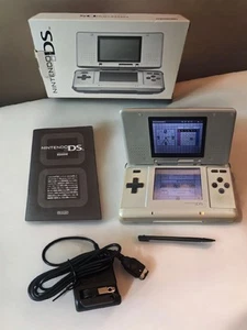 đŸ”¥Nintendo DS Titanium Box Console Stylus Charger Original BOX Pin - Picture 1 of 6