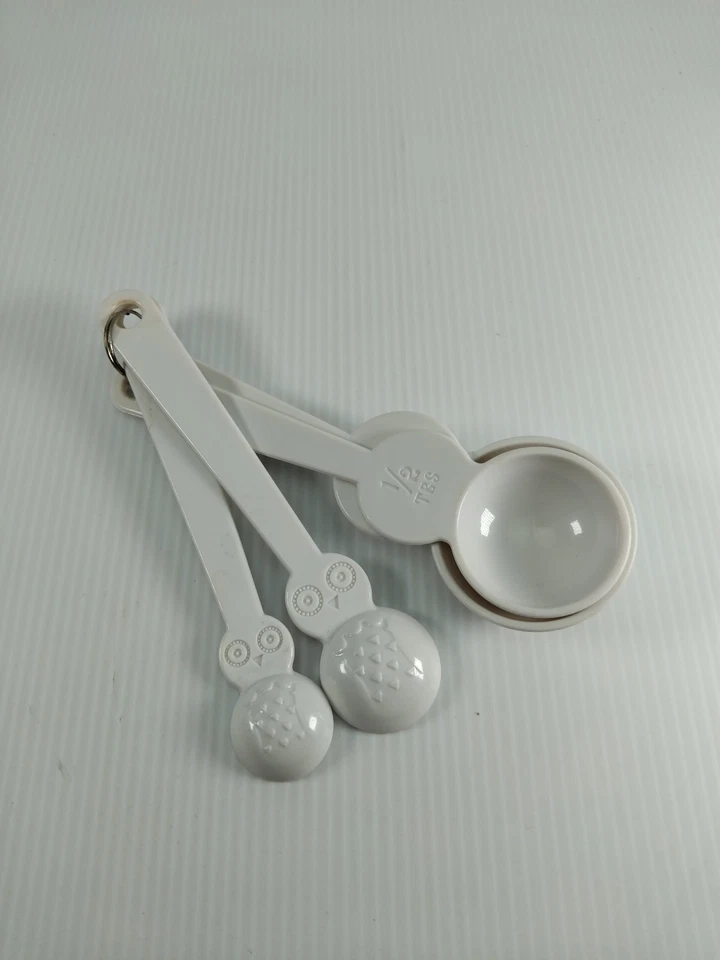 White Owl Measuring Spoons Plastic - Image 1 of 4