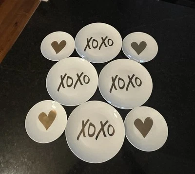 (8) Pier 1 XOXO & Heart Dessert & Appetizer Plates White /Gold~4 Small & 4 Large - Image 1 of 4