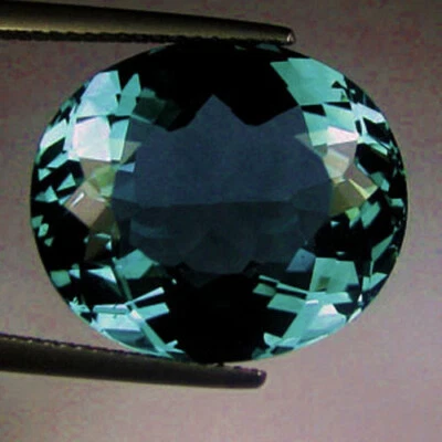 15.75 Cts. TOP GREEN AMETHYST OVAL GEMSTONE - Image 1 of 2
