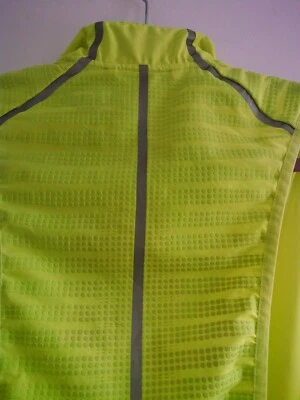 EXCELLENT CONDITION NEW BALANCE running vest glows in the dark/chargeable unisex - Image 1 of 4