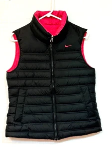 EUC Nike isolierte gesteppte Wendeweste.  M. Blk/Pink.  Polyester, Entendaunen - Bild 1 von 6