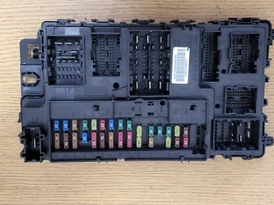 Ford Galaxy 2016 2L diésel caja de fusibles BCM FU5T-15604-BFC - Imagen 1 de 8