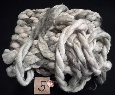 Top de fieltro de aguja 100 % lana natural itinerante: grises humo y ceniza - 9,5 onzas  Foto 1 de 3