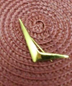 Vintage Monet Small Goldtone Metal Chevron Brooch Pin - Picture 1 of 2