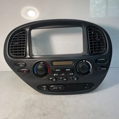 2001-2004 Toyota Sequoia Climate Control/Air Vents OEM EE1-J20 - Image 1 of 4