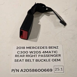 15-21 MERCEDES C300 W205 HEBILLA CINTURÓN SEGURIDAD PASAJERO TRASERO DERECHO A2058600669 OEM - Imagen 1 de 9