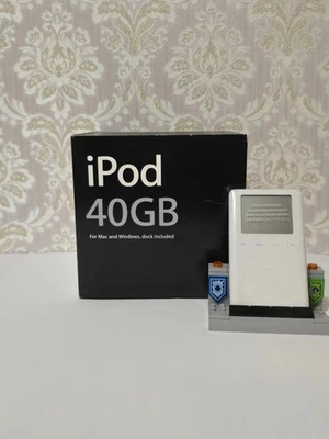 Apple iPod Classic 3rd Generation 40GB (A1040) !!NEW BATTERY!! Box, Accessories - Image 1 of 4
