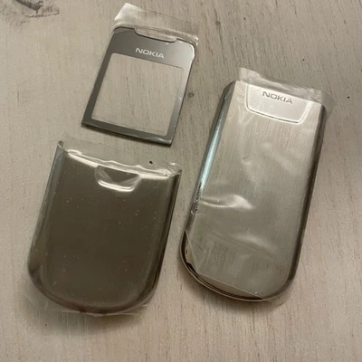 Carcasa de repuesto Nokia 8800 Classic plateada Foto 1 de 2