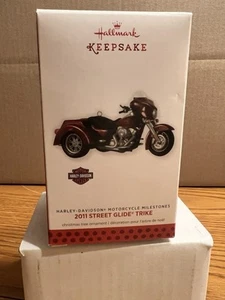 NEW HALLMARK KEEPSAKE - 2011 Street Glide Trike - HARLEY DAVIDSON ORNAMENT - NOS - Picture 1 of 4
