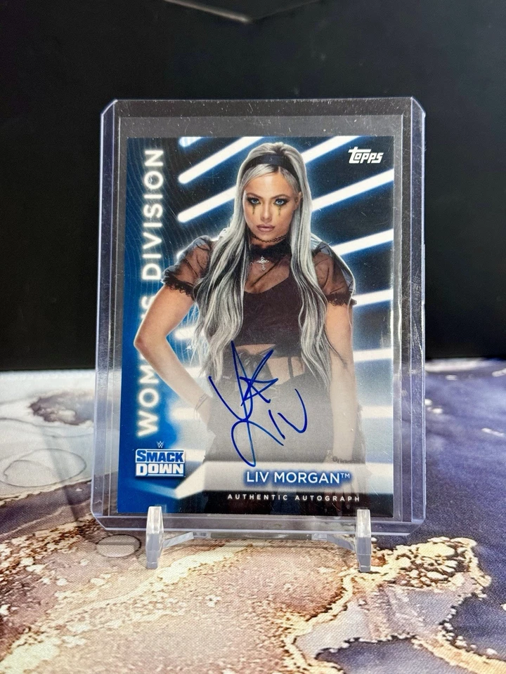 2021 WWE Topps Women’s Division LIV MORGAN Auto Blue /25 On-Card Autograph - Image 1 of 2