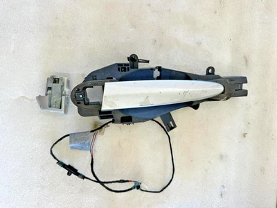 Manija de puerta BMW BMW 335i, exterior conv, sin sistema de acceso confort Foto 1 de 4