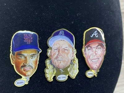 1999 Pinheads 1st Edition Randy Johnson Mike Piazza Chipper Jones Pin Vintage - Image 1 of 4