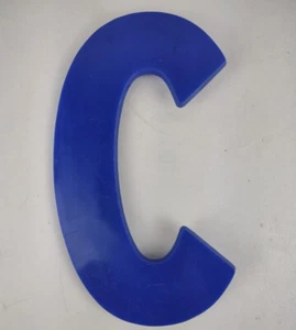 Letrero de Carpa de Colección ""C"" Decoración de Arte Gráfico Azul 8" Alto Lexan Bien Usado - Imagen 1 de 5