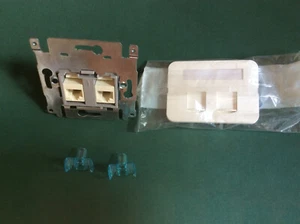 Niko pr 20 prise 2x Rj45 Cat. 5e , contactdoos 2x Rj45 cat 5e - Photo 1/3