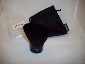 NEW Laura Mercier Face Brush Goat Hair Kabuki Style Sealed in package - Picture 1 of 1