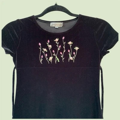 Vestido midi negro terciopelo Y2K para niñas My Michelle años 90 8 cintas bordadas Foto 1 de 4