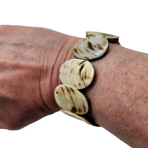 Women's Stretch Bracelet Wood and Shell - Picture 1 of 4