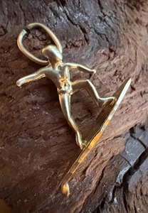 Colgante con dije de caballo ecuestre trote oro macizo de 14k 3 gr vintage - Imagen 1 de 9