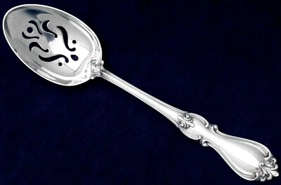 Cuchara perforada de plata de ley Queen Elizabeth by Towle 8 5/8" Foto 1 de 2