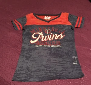 Women's Minnesota Twins MLB V-Neck T-Shirt Med NWT - Bild 1 von 2