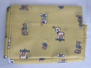 Vintage Precious Moments Tiere auf gelbem Baumwollmischung Stoff vom HALBEN YARD - Bild 1 von 9