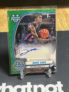 2024-25 Bowman University Chrome 1st Bowman Dame Sarr Green Shimmer Auto #17 - Bild 1 von 2