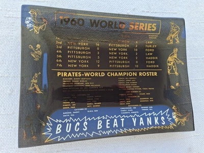 Cenicero de cristal negro de los campeones de la Serie Mundial de los Piratas de Pittsburgh 1960 ~ Roberto Clemente Foto 1 de 4