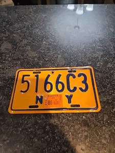 Placa de licencia de motocicleta ciclomotor de Nueva York vintage etiqueta NY  - Imagen 1 de 7