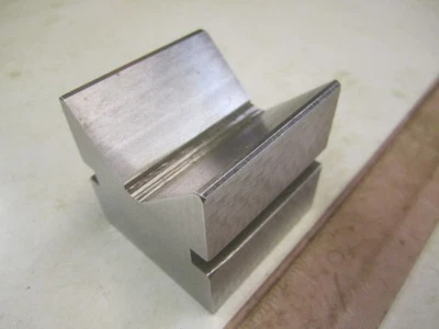 ENGINEERS VEE BLOCK 50MM SQUARE EXCELLENT USED CONDITION - Image 1 of 4