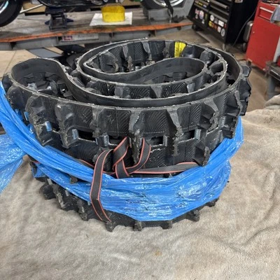 Ski Doo REV XP XM XS GEN4 Track 2.86 15 x 137 x 1.25 504154382 Brand New BN FS - Image 1 of 3