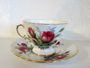 Royal Albert Grandmother's Rose bone china cup & saucer - in excellent condition - Picture 1 of 3