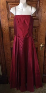 JS COLLECTIONS Red Sleeveless Formal Evening Bridesmaid Prom DRESS GOWN Sz 10 - Picture 1 of 7
